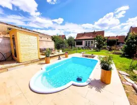 Semi-detached house for sale