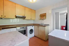 What a delightful cottage just moments away from the beech!