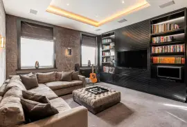 House with state-of-the-art amenities and incredible views of Regent's Park