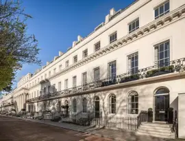 House with state-of-the-art amenities and incredible views of Regent's Park