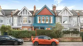 4 bedroom terraced house for sale