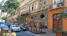 Bulinegyed, de csendes, teljes értékű galériával 61 m2