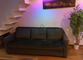 Bulinegyed, de csendes, teljes értékű galériával 61 m2