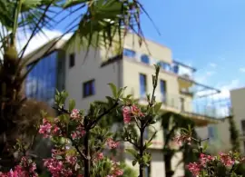 Eladó panorámás penthouse lakás a Római-parton, a Római Terrasse