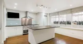 Beautiful Knightsbridge house with five bedrooms, spa, cinema and several terraces