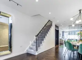 An impressive house with a garden and roof terrace on Battersea Church Road