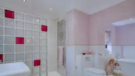 Single-family house for sale in London