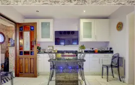 Single-family house for sale in London