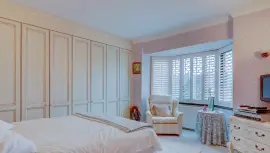 Single-family house for sale in London