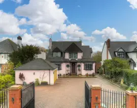 Single-family house for sale in London