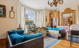 6 bedroom end of terrace house for sale