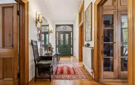 6 bedroom end of terrace house for sale