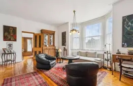 6 bedroom end of terrace house for sale