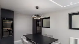 A bright and spacious house with four bedrooms and a roof terrace.