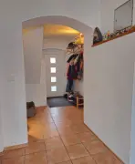 Gepflegtes Bauernhaus mit großen Garten und Scheunen!