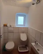 Gepflegtes Bauernhaus mit großen Garten und Scheunen!