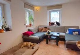 Gepflegtes Bauernhaus mit großen Garten und Scheunen!