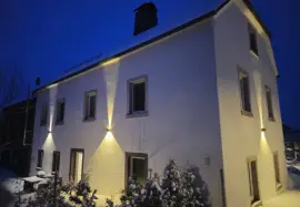 Gepflegtes Bauernhaus mit großen Garten und Scheunen!