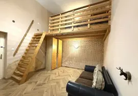 VII. Kerület, Almássy tér, 44 m2-es, társasházi lakás, 2 szobás