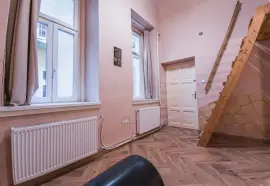 VII. Kerület, Almássy tér, 44 m2-es, társasházi lakás, 2 szobás