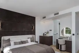 Immaculately renovated five-bedroom Kensington townhouse