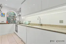 Terraced house: for sale in London