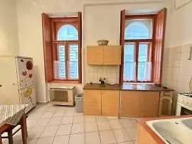 Eladó téglalakás Thököly, Budapest, XIV. kerület