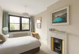 Semi-detached house: for sale in London