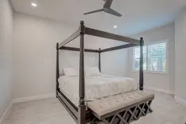 Upgraded Villa in Gated Resort Community, Naples FL, Near Beaches