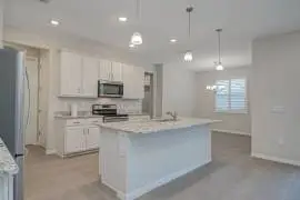 Contemporary 3-Bed Florida Home with STR Potential