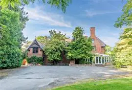 Priest Hill, Old Windsor SL4