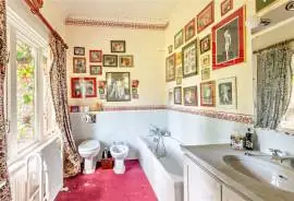 Priest Hill, Old Windsor SL4