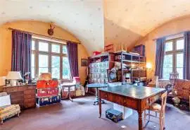 Priest Hill, Old Windsor SL4