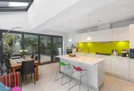 Terraced house: for sale in London