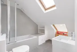 Terraced house: for sale in London