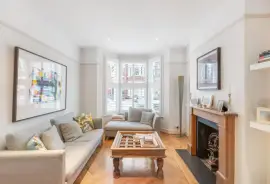 Terraced house: for sale in London