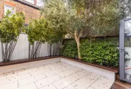 Terraced house: for sale in London