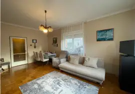 XVII ker. kétszintes családi ház eladó!