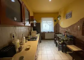 XVII ker. kétszintes családi ház eladó!