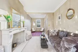 Elegant Georgian three-bedroom house in London