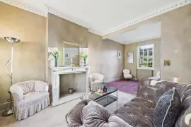 Elegant Georgian three-bedroom house in London