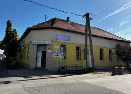 Eladó Rákospalotán egy családiház rész, 2 szint 4 szoba