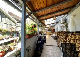 Eladó Rákospalotán egy családiház rész, 2 szint 4 szoba