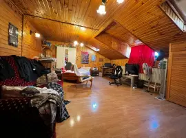 Eladó Rákospalotán egy családiház rész, 2 szint 4 szoba