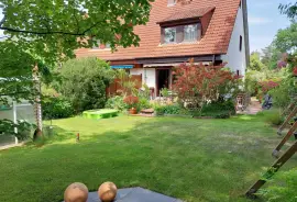 Charmantes Reihenendhaus mit Südwest-Garten in Frohnau