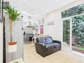 4 Bedroom Ground Floor Flat 