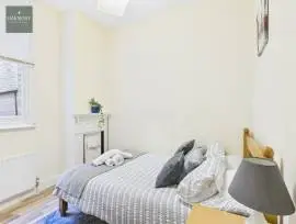 4 Bedroom Ground Floor Flat 