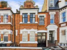 4 Bedroom Ground Floor Flat 