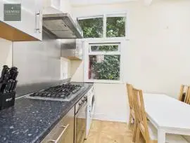 4 Bedroom Ground Floor Flat 