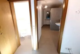 Zweifamilienhaus mit Lager und großem Grundstück ohne Makler